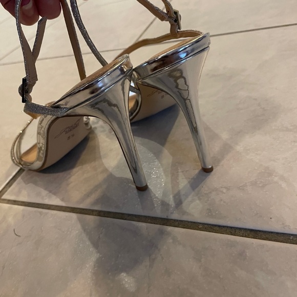 Jewel by Badgley Mischka size 8 Diamond heels - Picture 4 of 6